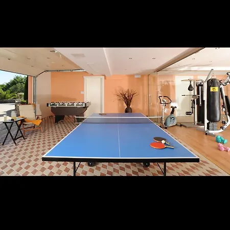 Villa Exclusive With Tennis