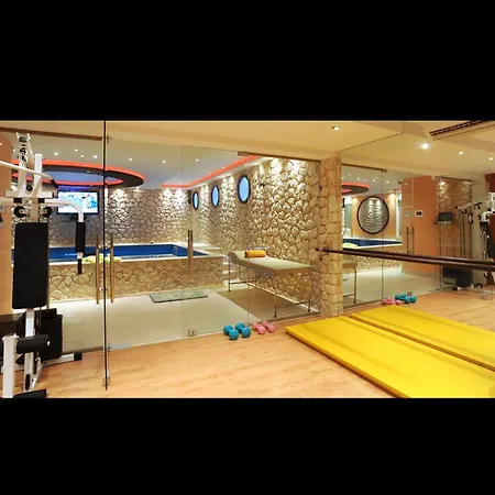 Villa Exclusive With Tennis Villa